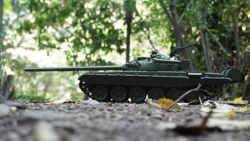 Ferngesteuerter Panzer mit Schuss Russicher T-72 Heng Long 116, Stahlgetriebe -2,4Ghz -V 6.0 -8