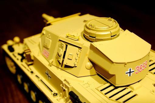 Ferngesteuerter Panzer “Kampfwagen IV Ausf.F-1” Heng Long 1:16 Sandfarbe mit Rauch,Sound und Schuss, Metallgetriebe -2,4Ghz-11