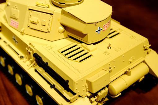Ferngesteuerter Panzer “Kampfwagen IV Ausf.F-1” Heng Long 1:16 Sandfarbe mit Rauch,Sound und Schuss, Metallgetriebe -2,4Ghz-13