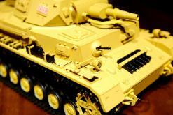 Ferngesteuerter Panzer “Kampfwagen IV Ausf.F-1” Heng Long 1:16 Sandfarbe mit Rauch,Sound und Schuss, Metallgetriebe -2,4Ghz-6