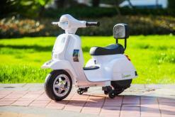 elektro-kindermotorrad-vespa-lizenziert-bj008-weiss