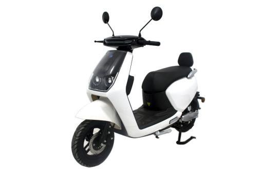 elektro-scooter-city-roller-m9-60v-lion-akku-weiss