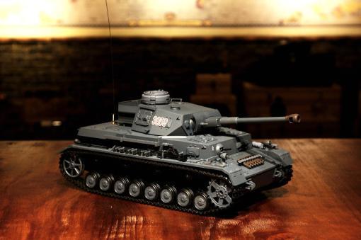 RC Panzer "Kampfwagen IV Ausf.F-2" Heng Long 1:16 Grau mit Rauch&Sound, Stahlgetriebe und 2,4Ghz -V7.0
