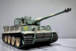 RC Panzer "German Tiger I S33" Heng Long - 1:16, Rauch&Sound+Stahlgetriebe und 2,4Ghz -V 7.0