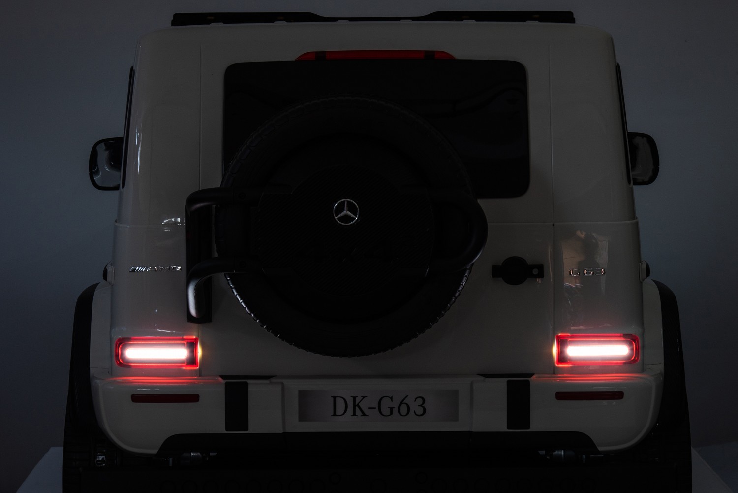 Elektro Kinderauto „Mercedes G63 AMG“ – Lizenziert –2 Sitzer- 24V 200W, Allrad- 2,4Ghz, MP3+Ledersitz+EVA-Weiss – Bild 7