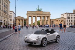 Alternative view of Kinder Elektroauto Porsche RUF 24V Lackiert – 2-Sitzer mit Brushless-Power, Wechselakku & EVA-Reifen