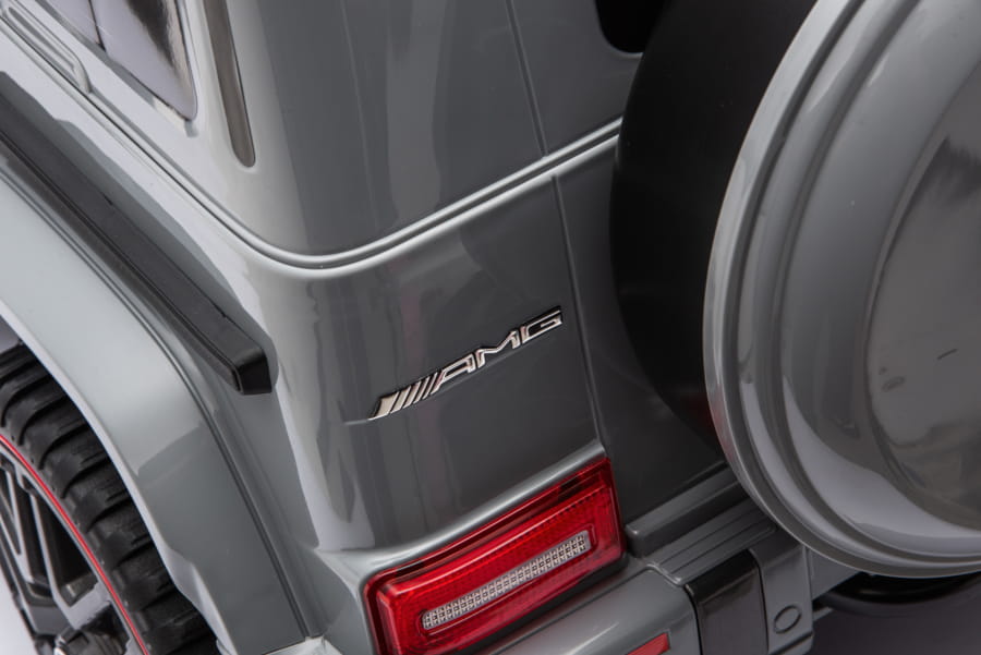 Kinderfahrzeug - Elektro Auto "Mercedes G63 AMG" - Lizenziert - 12V7AH Akku,2 Motoren- 2,4Ghz Fernsteuerung, MP3+Ledersitz+EVA-Silber – Bild 15